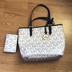 Michael Kors jet set snap pocket tote with wallet